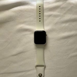 Apple Watch series 3 44mm band. Works great and is still in very good condition